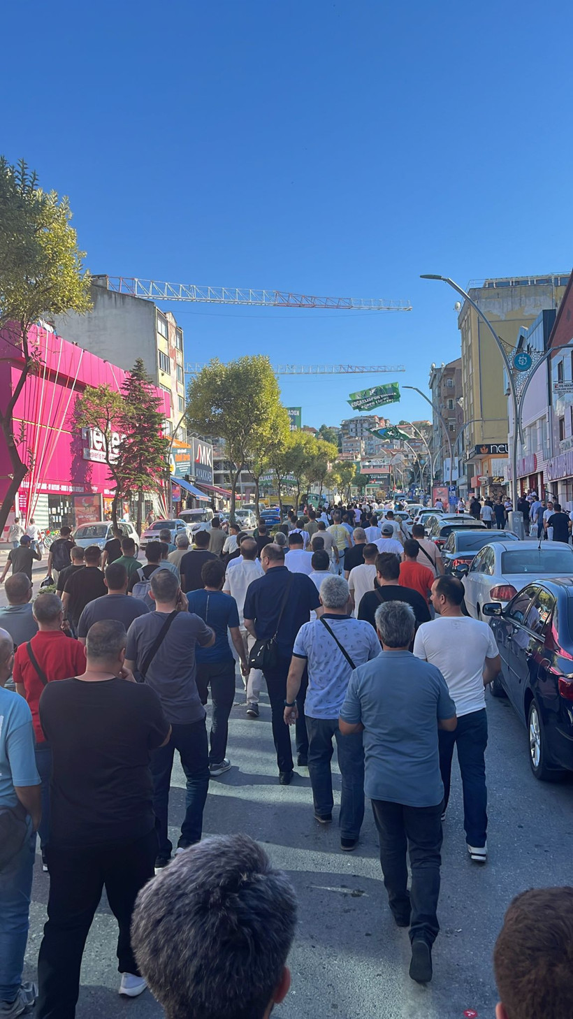 Harb İş Kocaeli’nin örgütlü olduğu Gölcük Tersanesi’nde işçiler yolu kapattı - Resim : 4