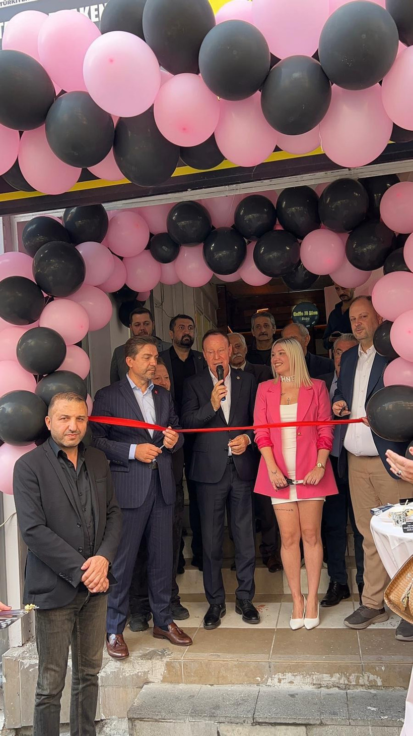 Kocaeli'nin tanınan çiftinden çifte dükkan açılışı - Resim : 1