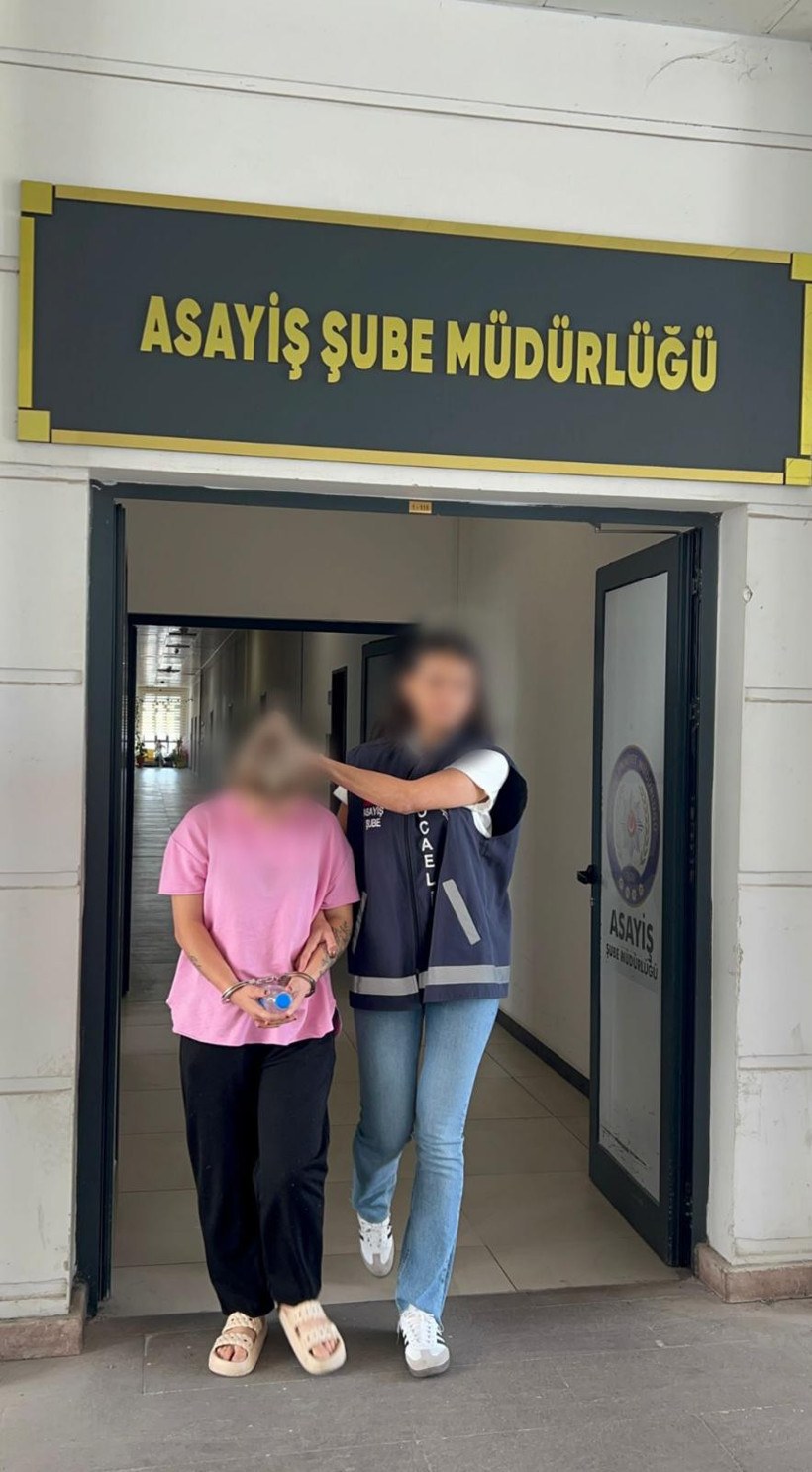 Dava dosyalarını çözeceği vaadi ile dolandırdı; Kadın dolandırıcı kıskıvrak yakalandı! - Resim : 1