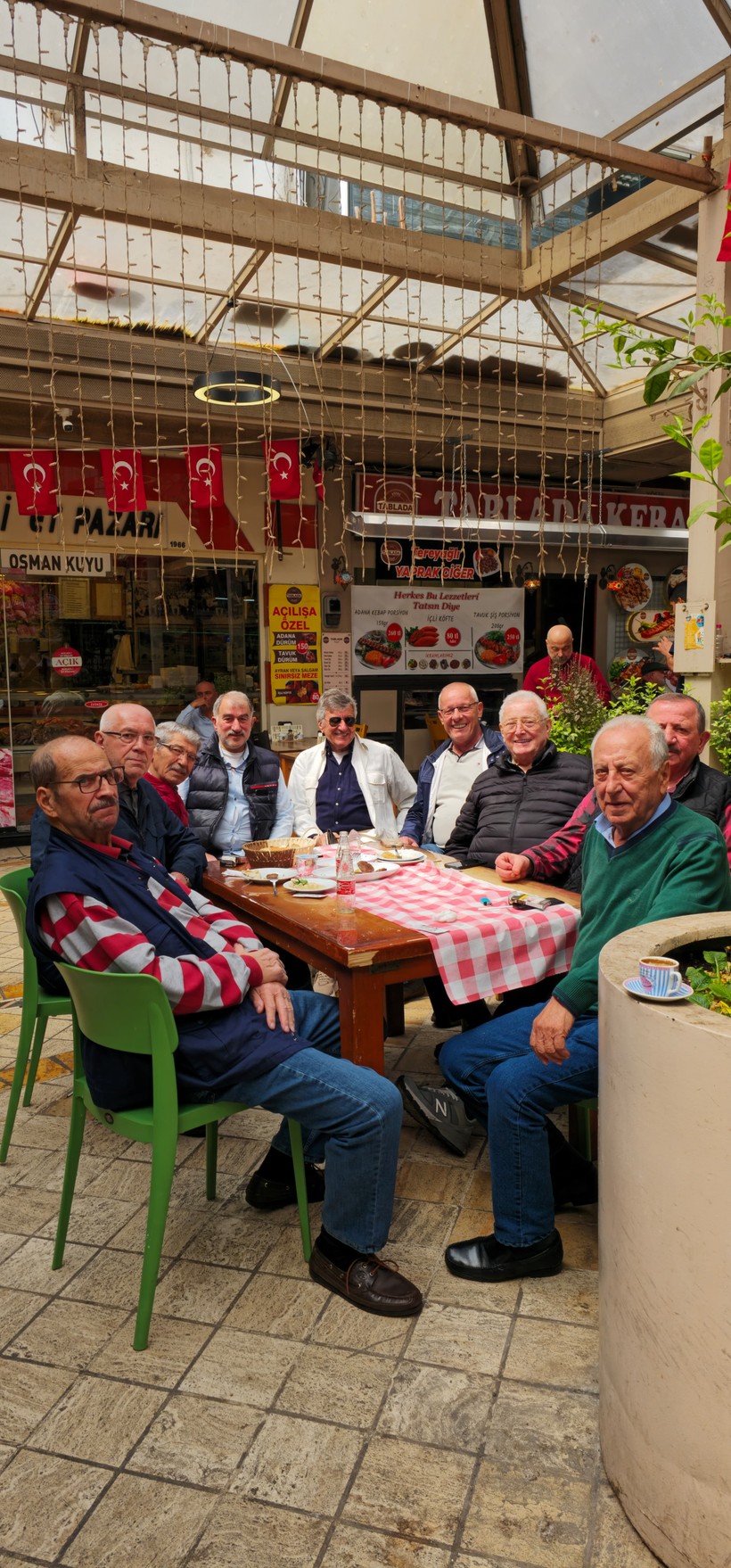 Taburcu olan Sefa Sirmen dostlarıyla hasret giderdi - Resim : 1