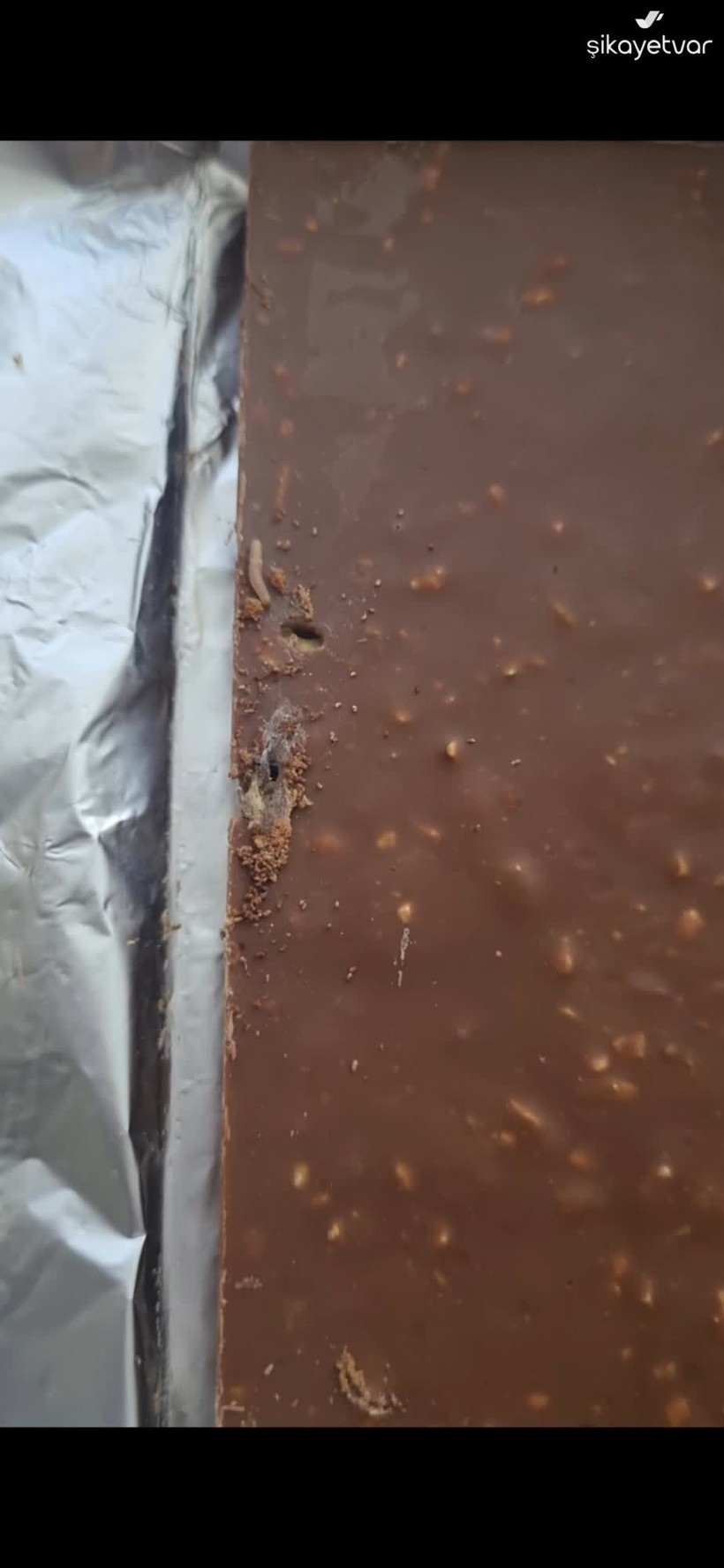 Marketten aldığı çikolata hayrete düşürdü! İade edemedi... - Resim : 1