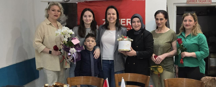 Zafer Partisi Kocaeli Kadın Kolları Anneler Günü'nde bir araya geldi - Resim : 1