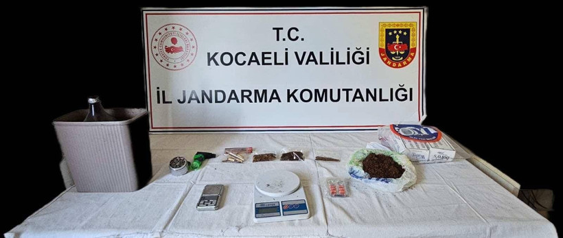 Jandarma torbacıları uyuşturucularla yakaladı! - Resim : 1