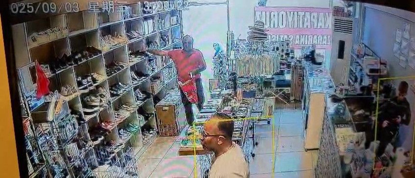 Müşteri gibi geldi hırsızlık yapıp çıktı! - Resim: 4