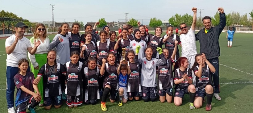 Sevtat Tekye: Kadın futbolu yükseliyor - Resim : 2