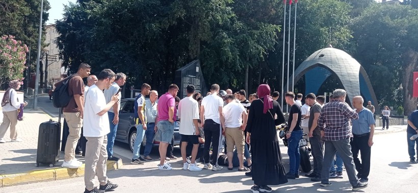 Otomobil ile bisiklet çarpıştı: 1 yaralı! - Resim : 2