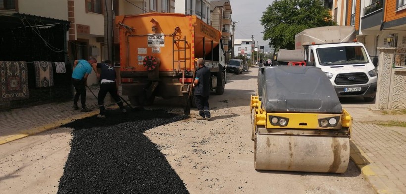 Kartepe Belediyesi yol bakım ve onarım çalışmalarına devam ediyor - Resim : 1