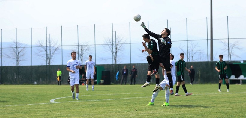 Kocaelispor - Mustafakemalpaşaspor maçının fotoğrafları - Resim: 5