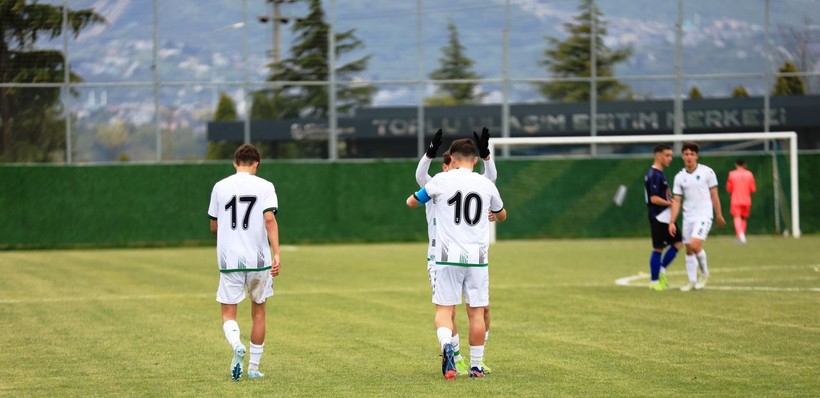 Kocaelispor - Karacabey Belediyespor U-19 maçının fotoğrafları - Resim: 46
