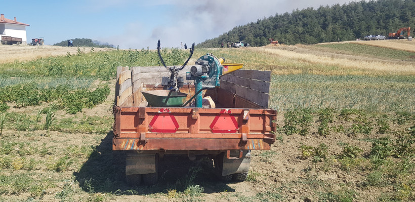 Alevlerin yaklaştığı köyde vatandaş evlerini boşaltıyor! - Resim : 3