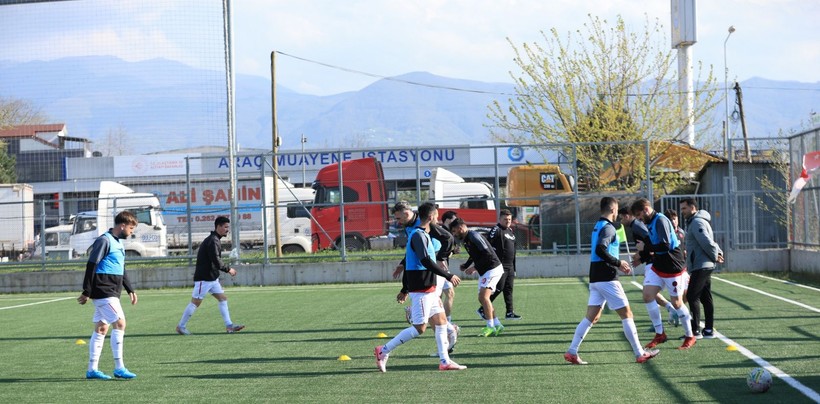Kullarspor - Bağdatspor maçının fotoğrafları - Resim: 1