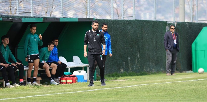 Kocaelispor - Mustafakemalpaşaspor maçının fotoğrafları - Resim: 15