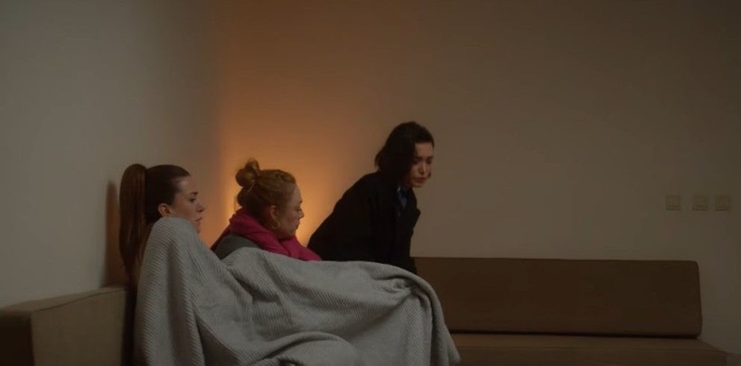 Bahar 43. Bölüm Rengin, Çağla, Bahar Tuzağa Düştü! Bahar Dizisi Yeni Bölüm Ölüm Bir Kez Daha Geldi - Resim: 4