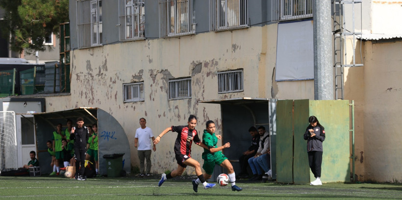 Bizim kızlar derbiyi bekliyor! - Resim : 7