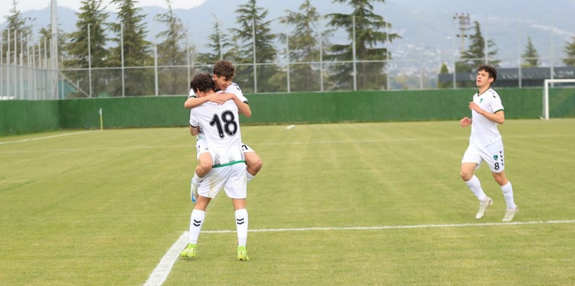 Kocaelispor - Karacabey Belediyespor U-19 maçının fotoğrafları - Resim: 34