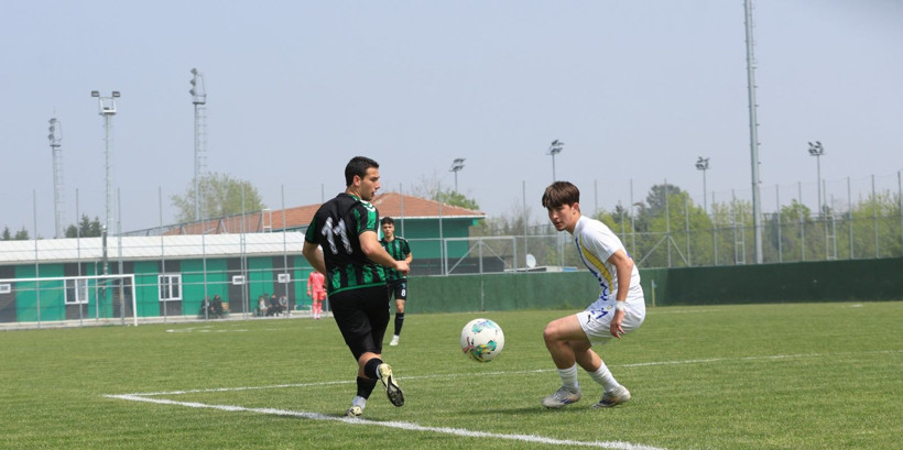 Kocaelispor - Belediye Derincespor U-19 maçının fotoğrafları - Resim: 21