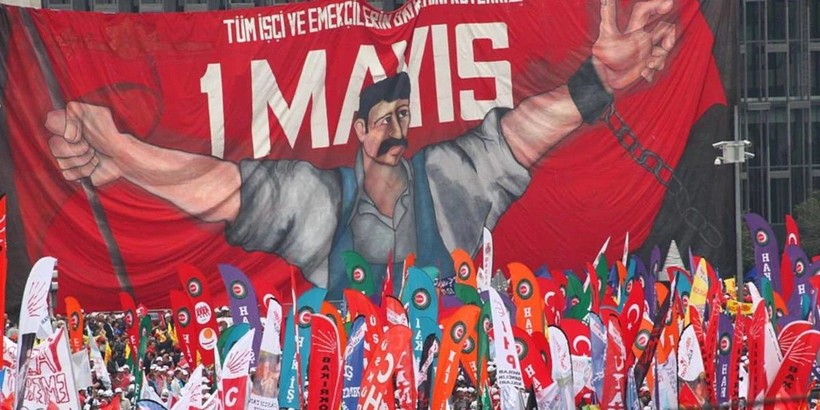 EN YENİ RESİMLİ 1 MAYIS KUTLAMA SÖZLERİ 2025 | Farklı 1 Mayıs Emek ve Dayanışma Günü Kutlama Mesajı - Resim: 4
