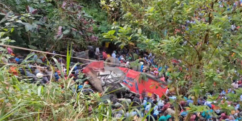 Otobüs uçuruma yuvarlandı! Can pazarı yaşandı! - Resim: 3