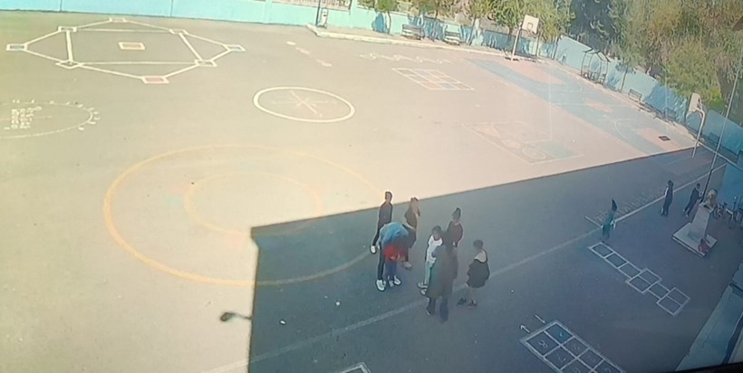 Öğrencisini "heimlich" manevrasıyla kurtardı - Resim : 2