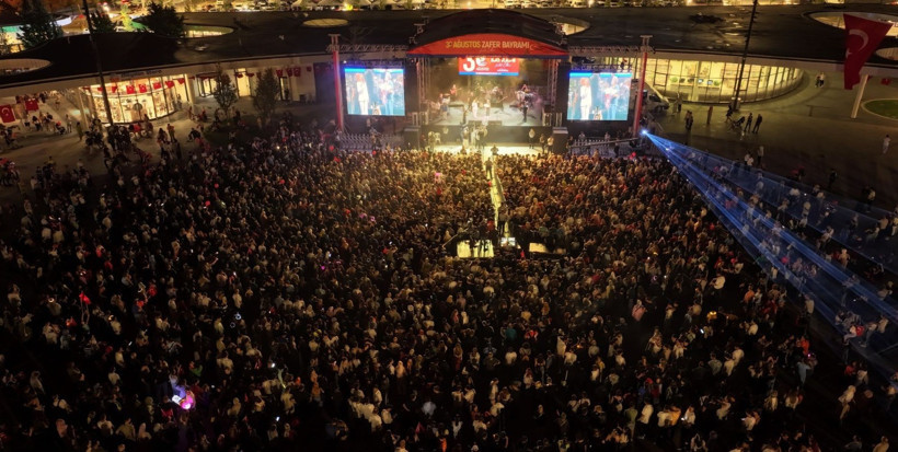 Meydanda “Zafer” coşkusu - Resim : 6