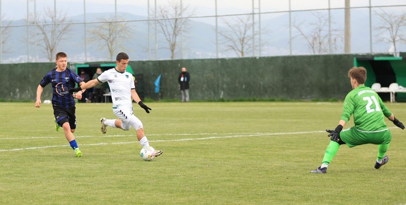 Kocaelispor - Karacabey Belediyespor U-19 maçının fotoğrafları - Resim: 37