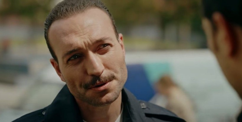 Eşref Rüya 8. Bölüm Fragmanı Eşref Nisan'a Veda Etti! "Eşref Tek Kimsenin Elini Öpmeyecek.." - Resim: 6