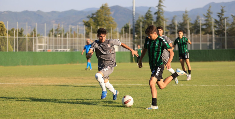 Kocaelispor - Pendikspor U-19 maçı fotoğraf galerisi - Resim: 32