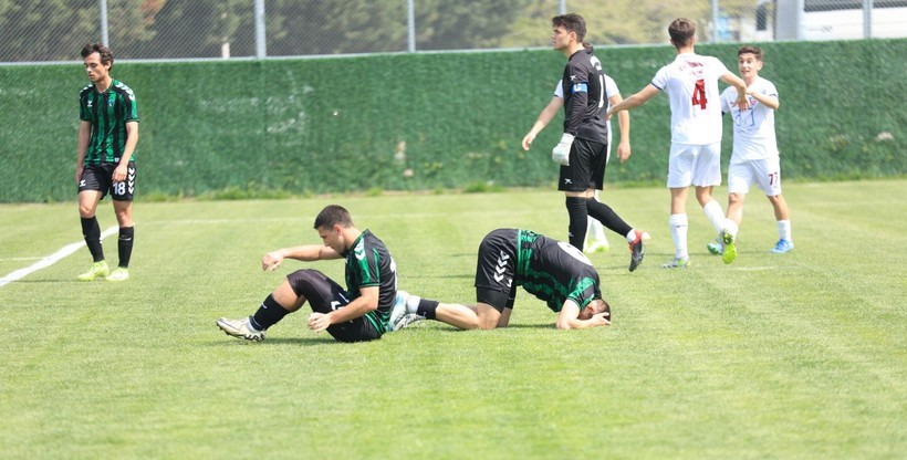 Kocaelispor - Mustafakemalpaşaspor maçının fotoğrafları - Resim: 43