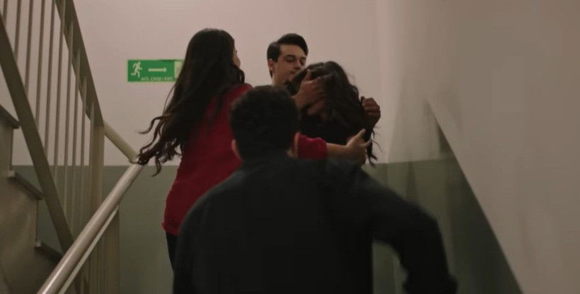 Sahipsizler Sezon Finali (29. Bölüm) Azize'yle Devran'ın Düğünü Kana Bulandı! Sahipsizler Son Bölüm - Resim: 3