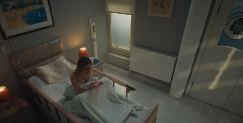Arka Sokaklar Sezon Finali (717. Bölüm) Selin Mesut'u Vurdu! Arka Sokaklar Son Bölüm Selin Ölecek Mi - Resim: 1