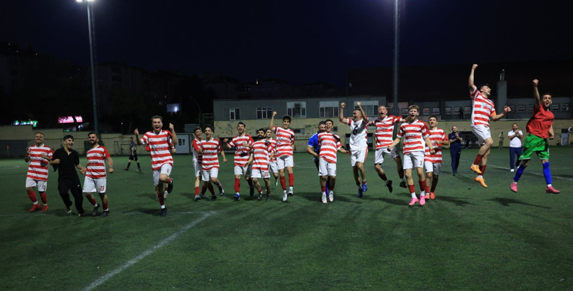 Körfez İlçesi Birlikspor – Başiskele Birlikspor maçının fotoğraf galerisi - Resim: 15