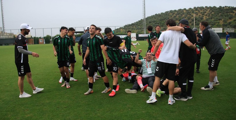 Kocaelispor U-19’da büyük coşku… Şampiyonluk bizim kupa bizim! Foto Galeri - Resim: 3