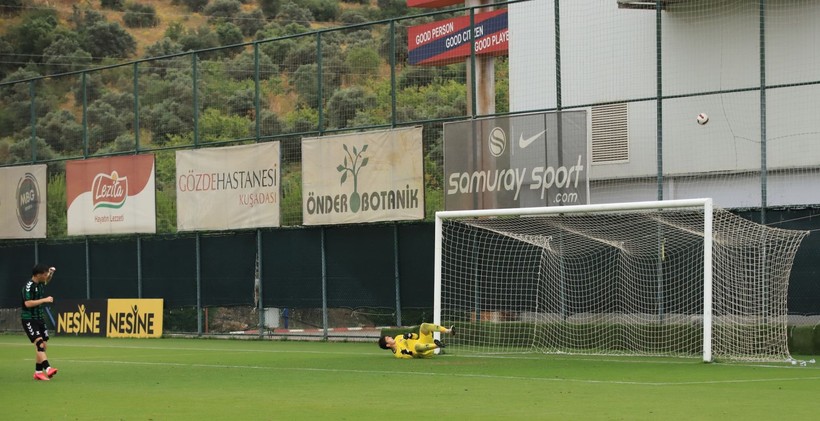Kocaelispor - Mustafakemalpaşa U-19 maçının penaltı heyecanı Foto Galeri - Resim: 17