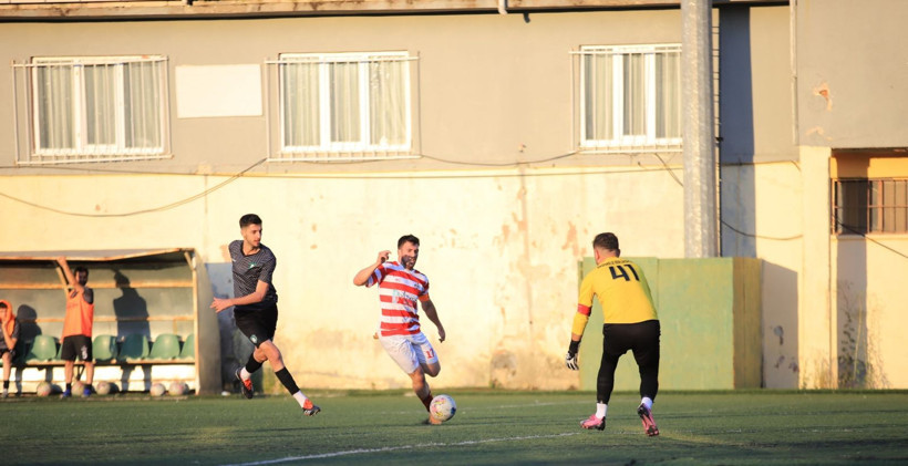Körfez İlçesi Birlikspor – Başiskele Birlikspor maçının fotoğraf galerisi - Resim: 61