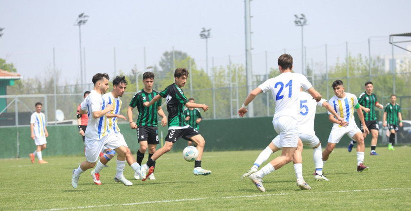 Kocaelispor - Belediye Derincespor U-19 maçının fotoğrafları - Resim: 42