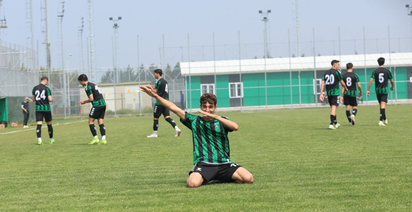Kocaelispor - Belediye Derincespor U-19 maçının fotoğrafları - Resim: 33