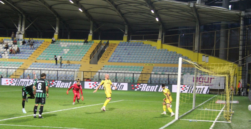 İstanbulspor - Kocaelispor: 0-3 "Foto Galeri - Ali Köksal" - Resim: 181