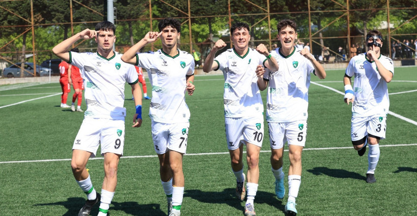 Kocaelispor U-17 sezonu galibiyetle tamamladı! “4-1” - Resim : 5
