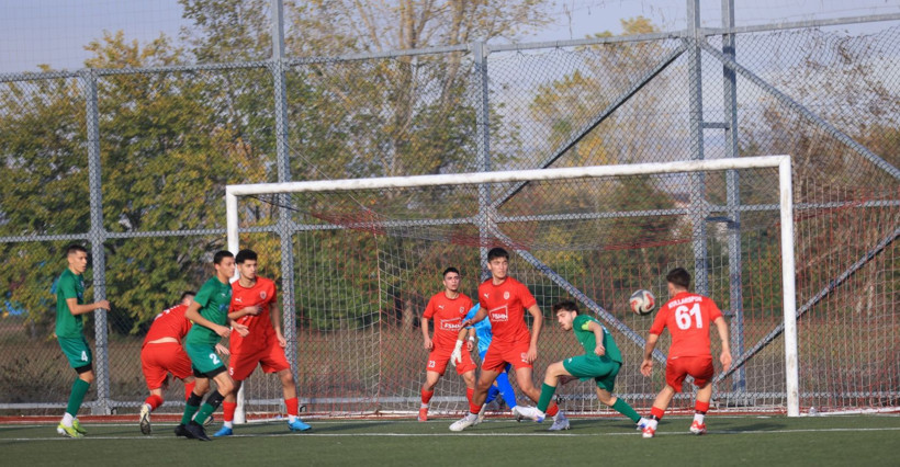 Kullarspor, Maltepespor U-19 maçı 2-2 sona erdi! - Resim: 14