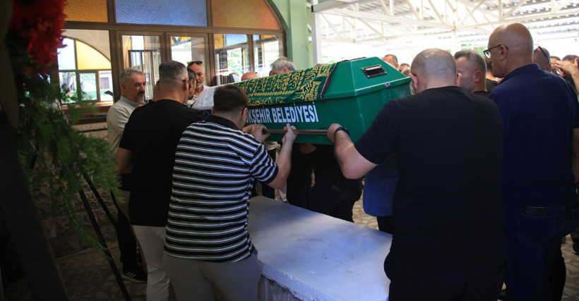 Murat Aydın, babasını son yolculuğuna uğurladı - Resim : 3