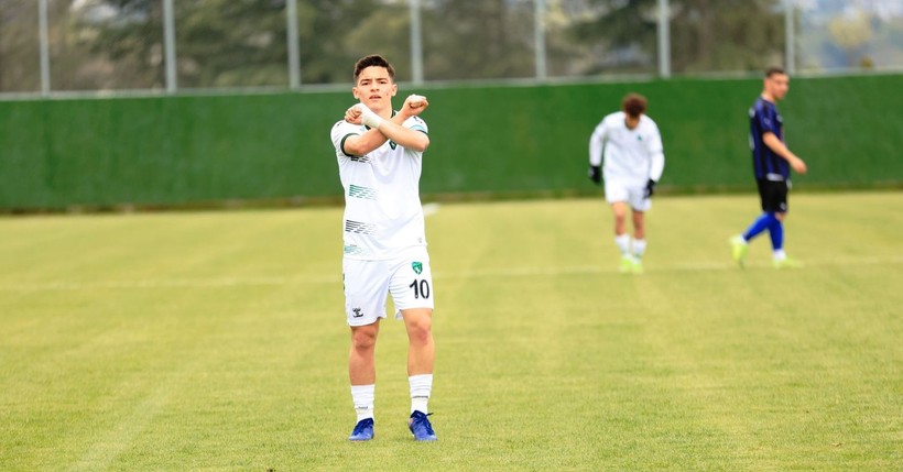 Kocaelispor - Karacabey Belediyespor U-19 maçının fotoğrafları - Resim: 45