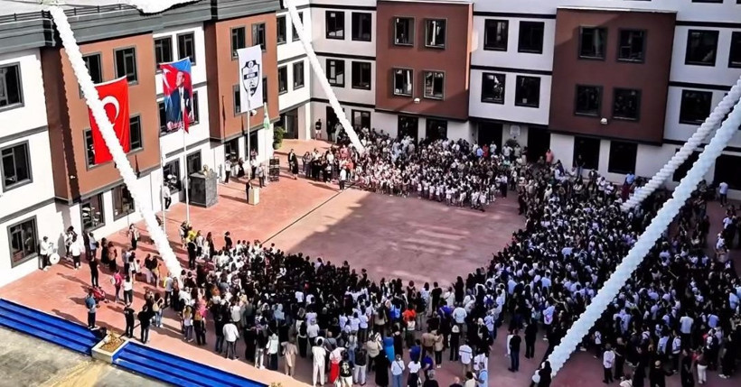 Seymen Koleji’nde yeni eğitim öğretim yılı büyük bir coşkuyla başladı - Resim : 1