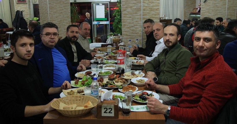 Önce iftar sonra maç! - Resim : 1