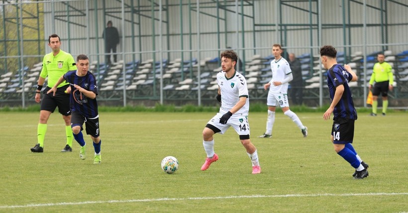 Kocaelispor - Karacabey Belediyespor U-19 maçının fotoğrafları - Resim: 81