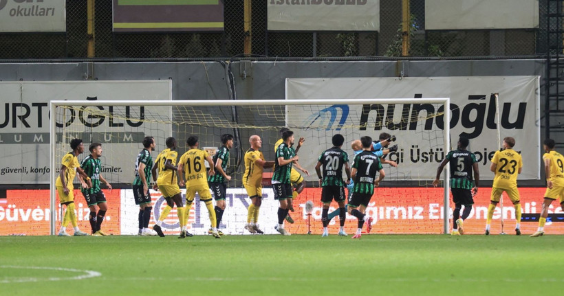 İstanbulspor - Kocaelispor: 0-3 "Foto Galeri - Ali Köksal" - Resim: 86