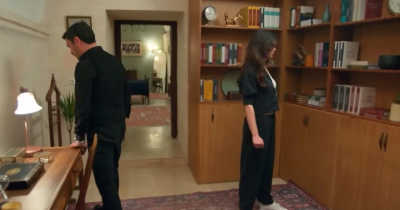 Uzak Şehir 25. Bölüm Alya Konağı Ateşe Verdi! Uzak Şehir Yeni Bölüm Cihan'dan Alya'ya Olay Telefon - Resim: 5