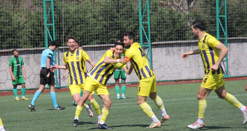 Karamürselspor - Çayırovaspor maçının fotoğrafları - Resim: 21