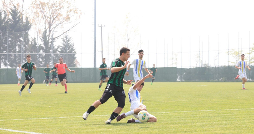Kocaelispor - Belediye Derincespor U-19 maçının fotoğrafları - Resim: 76
