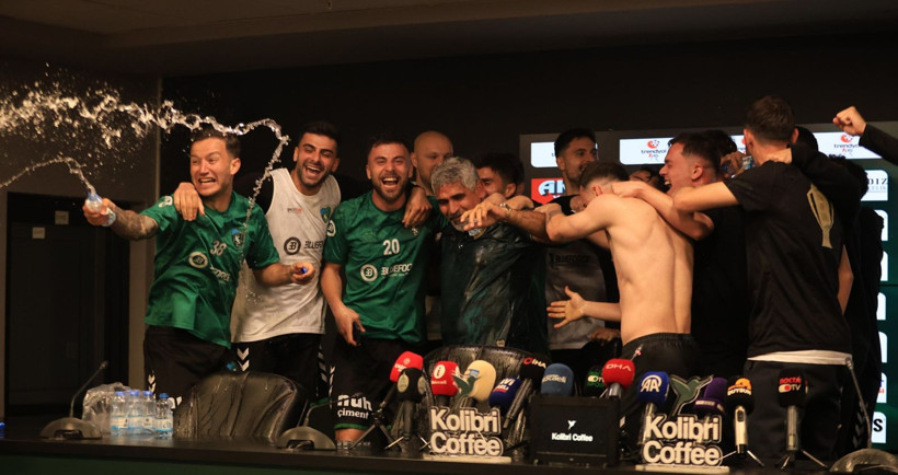 İsmet Taşdemir’den unutamayacağı basın toplantısı! Nasıl ıslandı belli değil! - Resim: 20