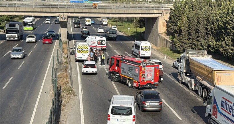 Kocaeli’de zincirleme kaza: 4 araç birbirine girdi - Resim : 1